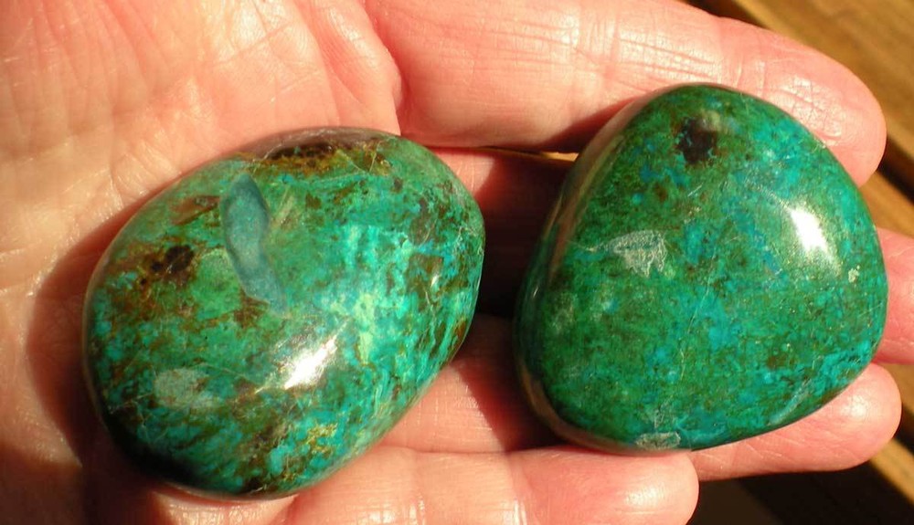 Chrysacolla - 2 Tumbled Stones rt580e