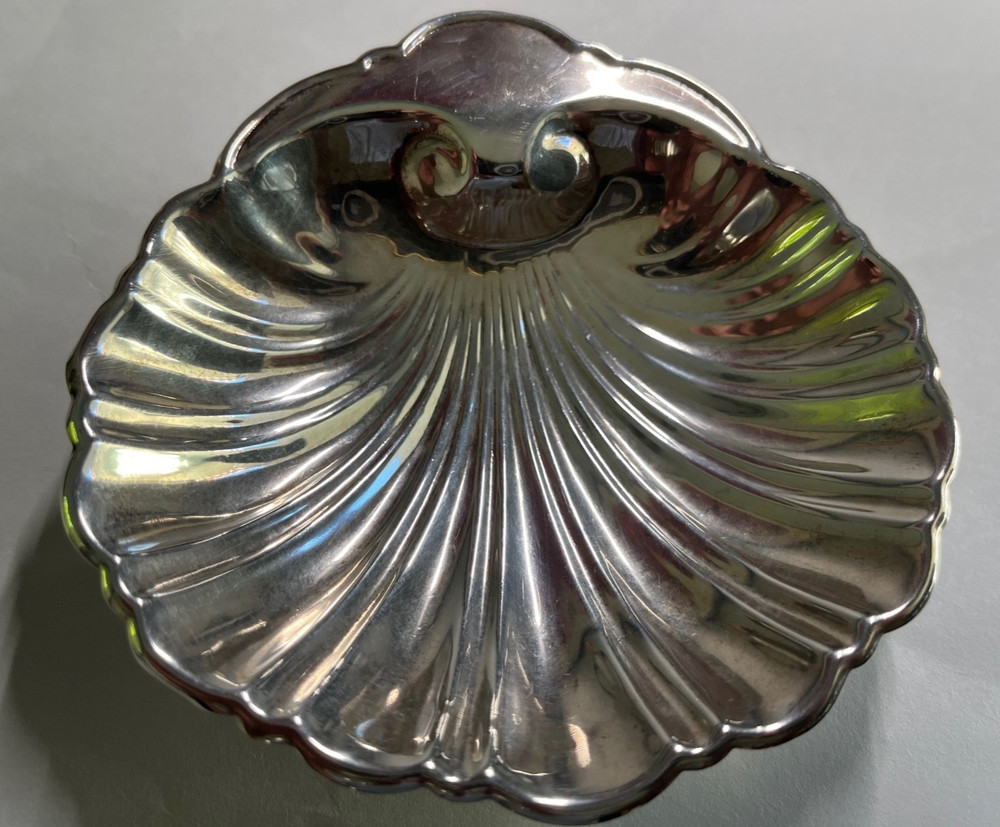 STERLING SILVER FOOTED SCALLOP SHELL BOWL