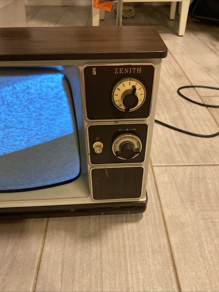 1976 Zenith 12” Solid State Television Retro Gaming