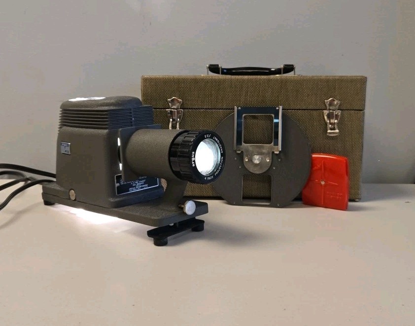 Vintage Argus 150 Slide Projector - Working