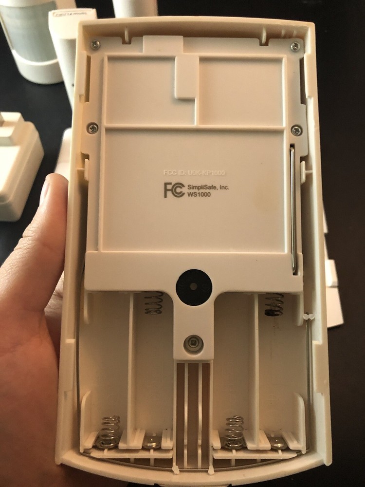 SimpliSafe Home Security System Piece Original White Works Vg3