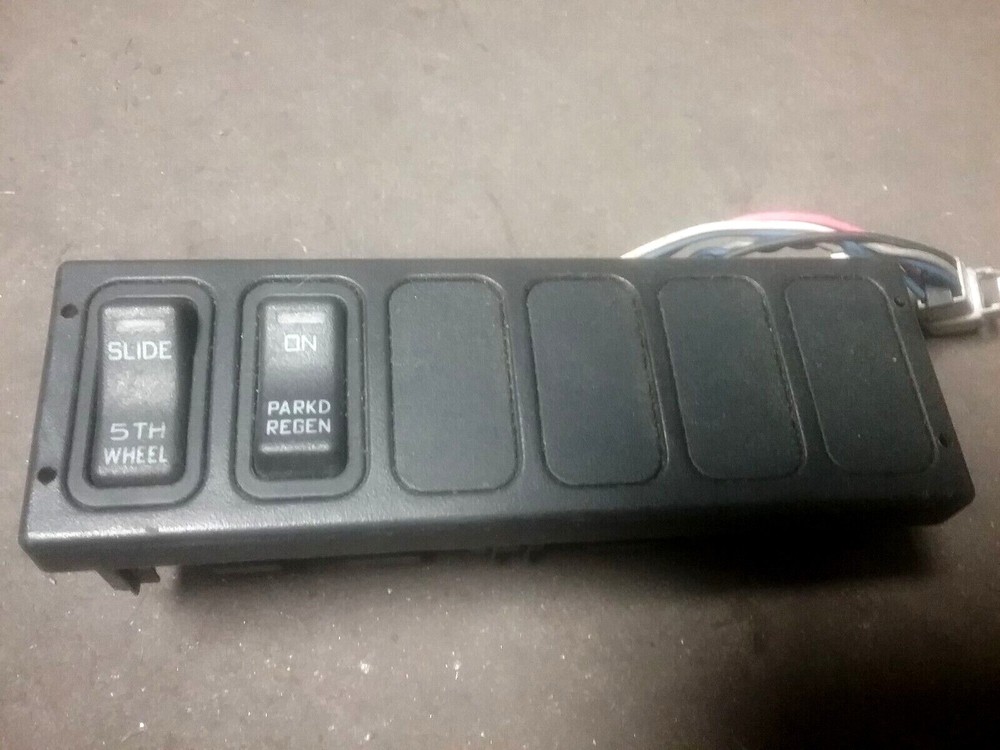 INTERNATIONAL SWITCH PANEL 3575432C4 , 32289