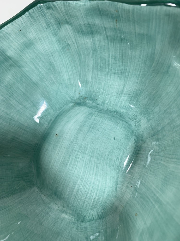 Medici Christmas Bowl Crazing On Bottom