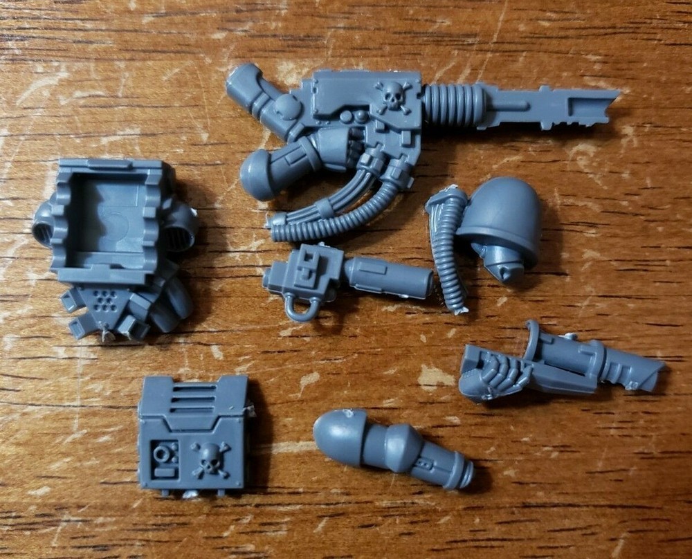 Warhammer 40k Space Marine Bits Devastator Lascannon W Backpack #64