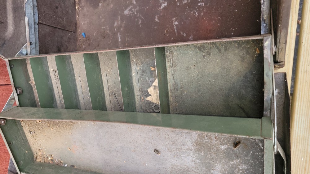 Kennedy Toolbox 1018 Cantilever Toolbox ( needs work ) sold as is