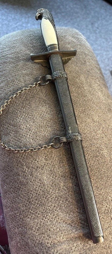 Dagger-(h)