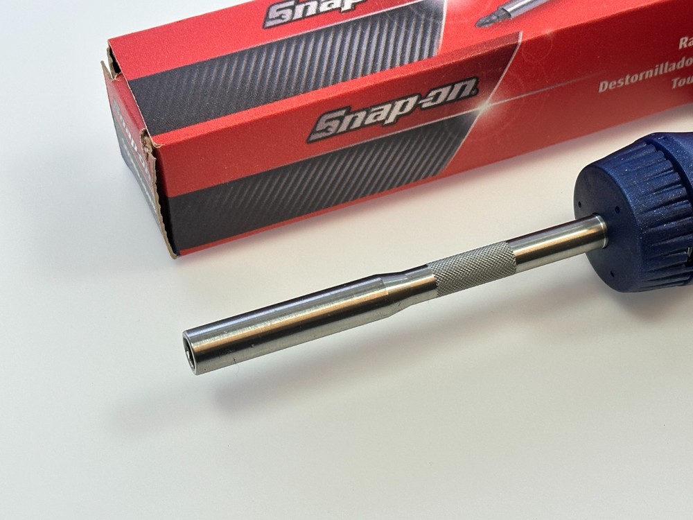 NEW Snap-On Tools USA POWER BLUE Ratcheting Hard Handle Screwdriver w/ Bits, Box