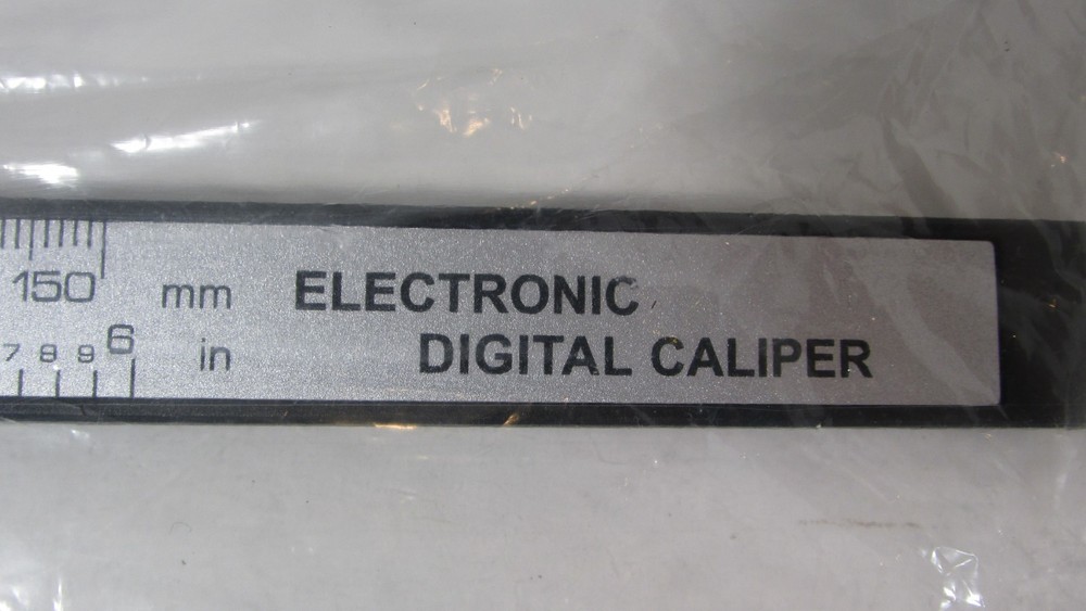 Electronic digital caliper digital display battery operated