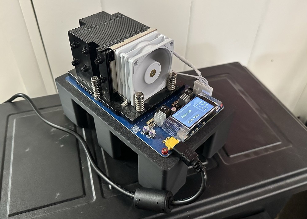 Zyber 8s 6.4TH/s from TinyChipHub