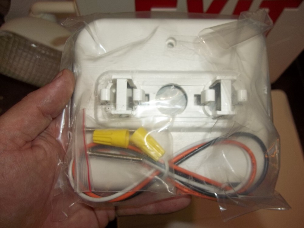 NIB BROOKS CXEL1 EMERGENCY EXIT SIGN LIGHT FIXTURE (806)