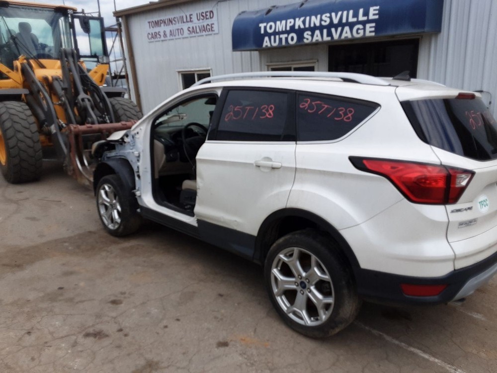 Info-GPS-TV Screen Front 8.0" Screen Fits 16-19 ESCAPE 1313042