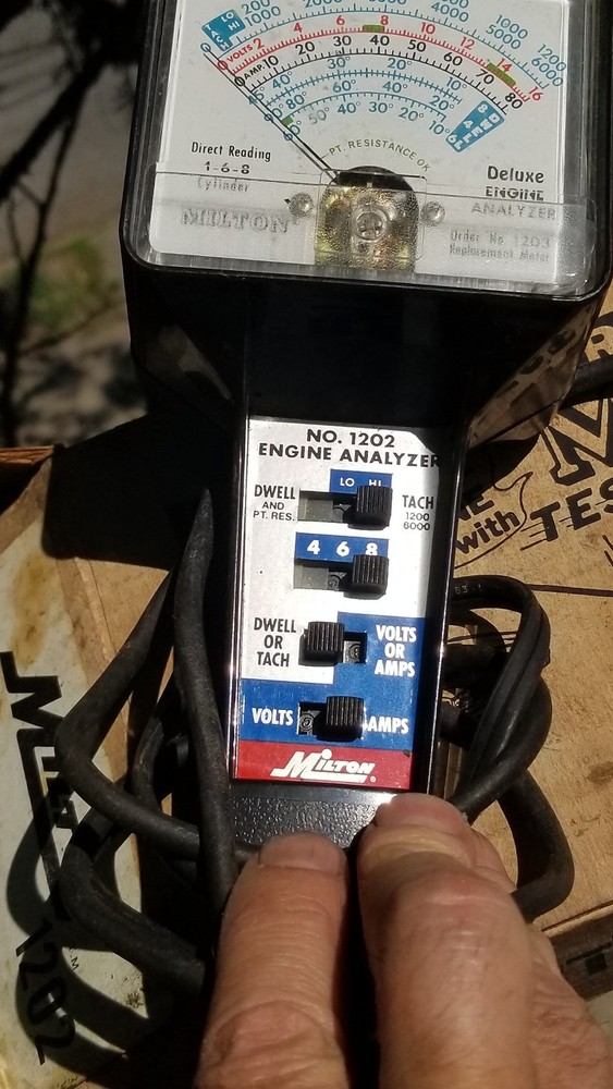 MILTON VINTAGE AUTO / CAR ENGINE ANYLIZER TESTER