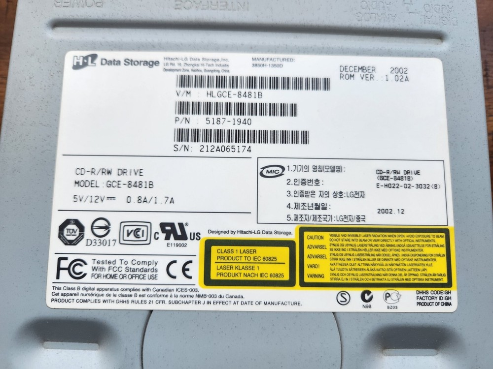 Hitachi-LG - CD-R/RW Drive - Model : GCE-8481B - IDE Interface
