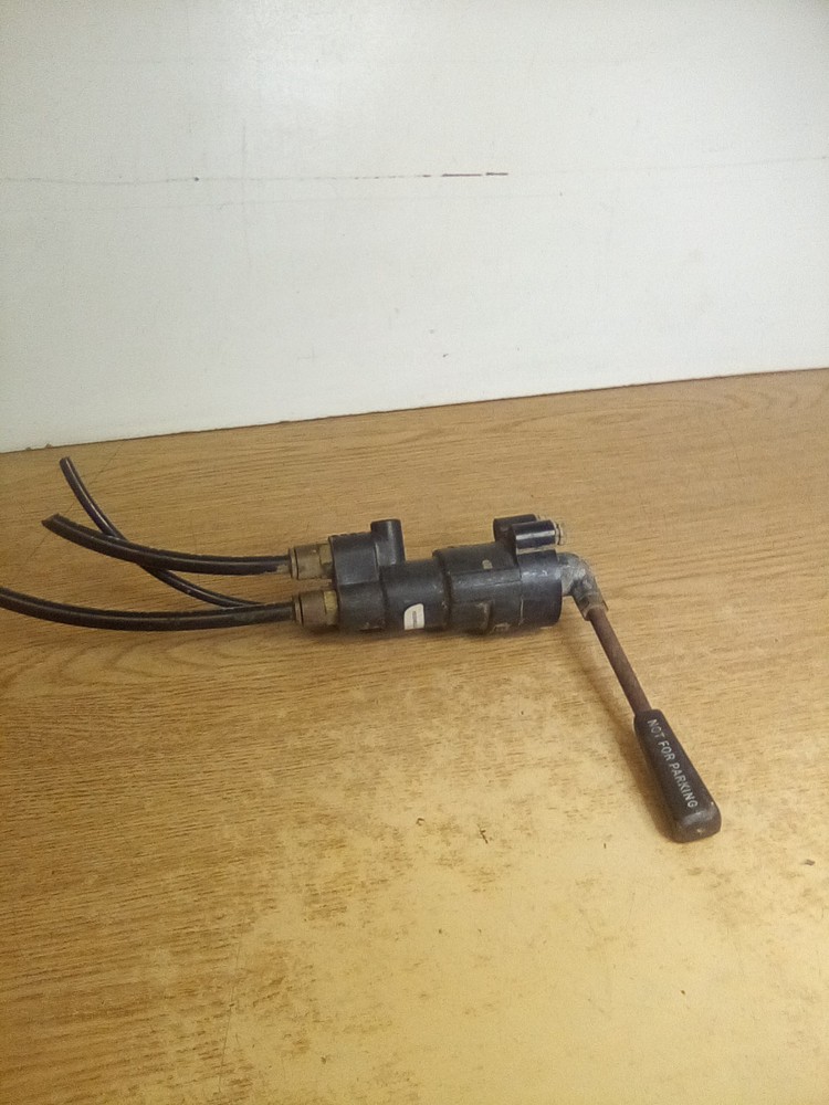 Bendix T-294095-A Trailer Brake Valve