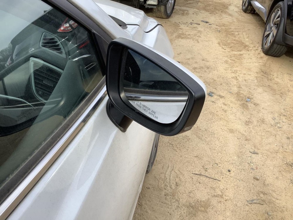 3 2018 Glove Box 4916502