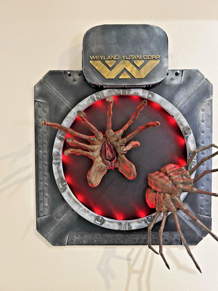 Alien Facehuggers Vent Wall Hanger LED Remote Control 16 Colour