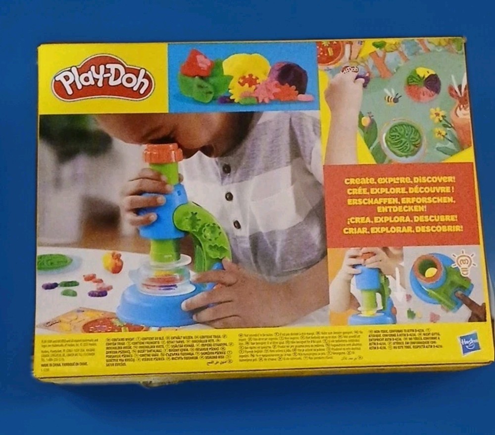 Hasbro Play-Doh Light & Look Microscope