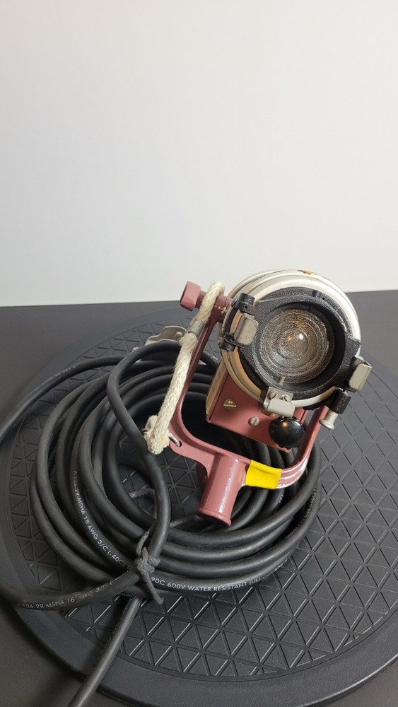 Mole Richardson Type 3101 Molequartz InBetweenie Solarspot Tested