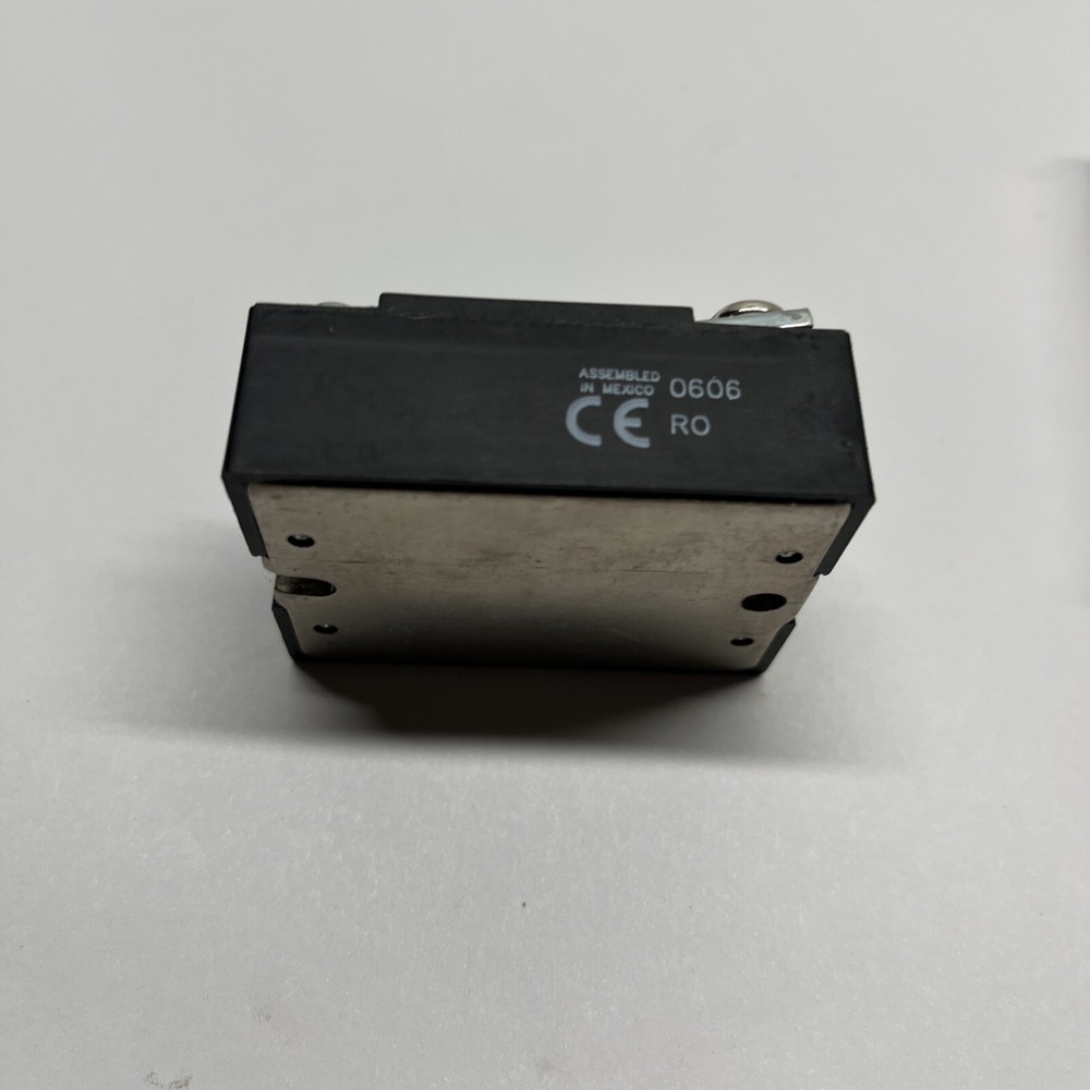 NEW GENUINE CRYDOM D1D12 SOLID STATE RELAY