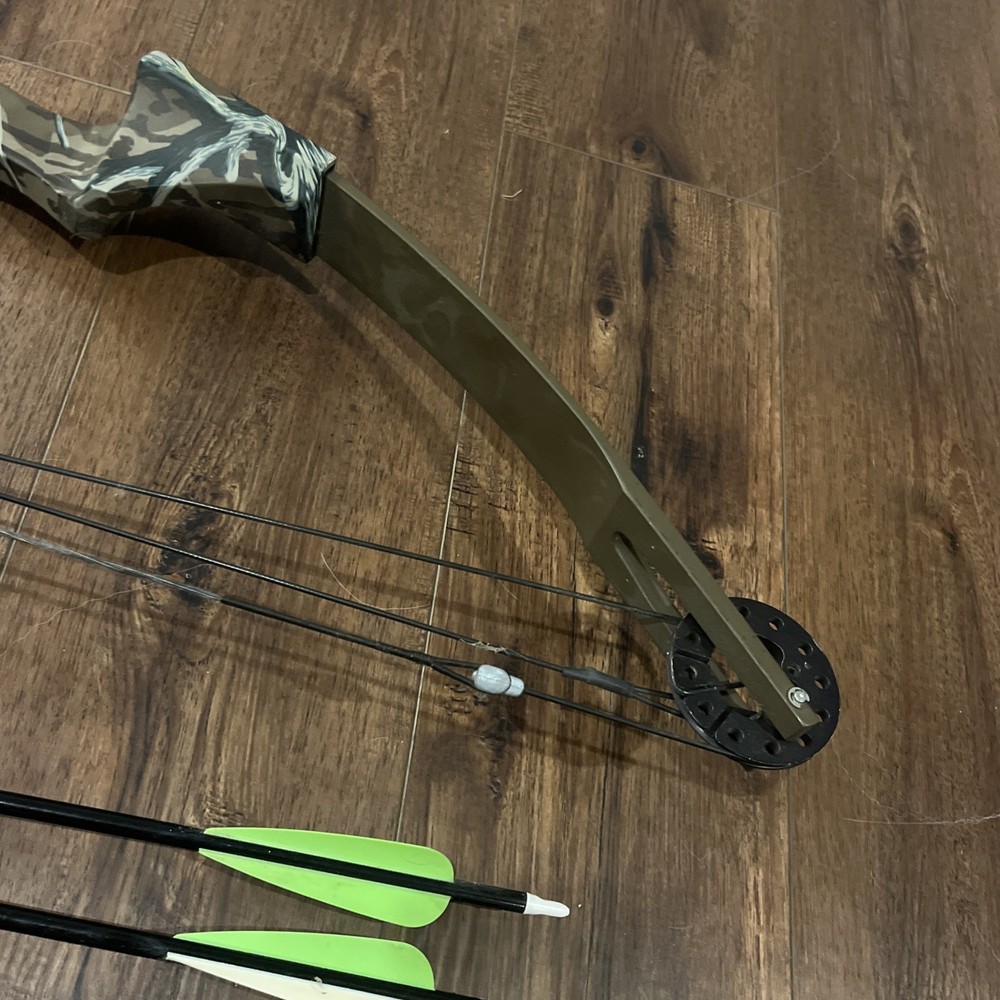McPherson Compound Mag 500 Bow With Arrows