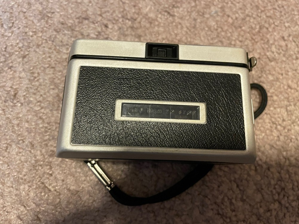 KODAK Instamatic 100 Camera Has Hand Strap And Bulbs Clean Unit UNTESTED