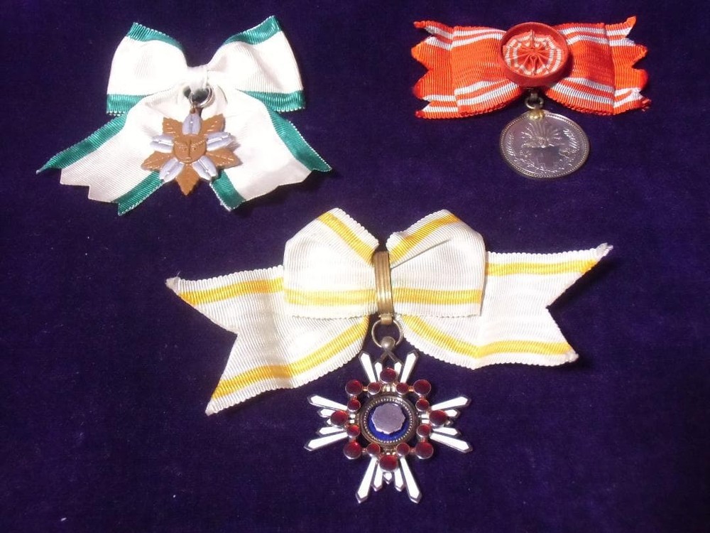 Japanese Military Medals Emblems 3pcs