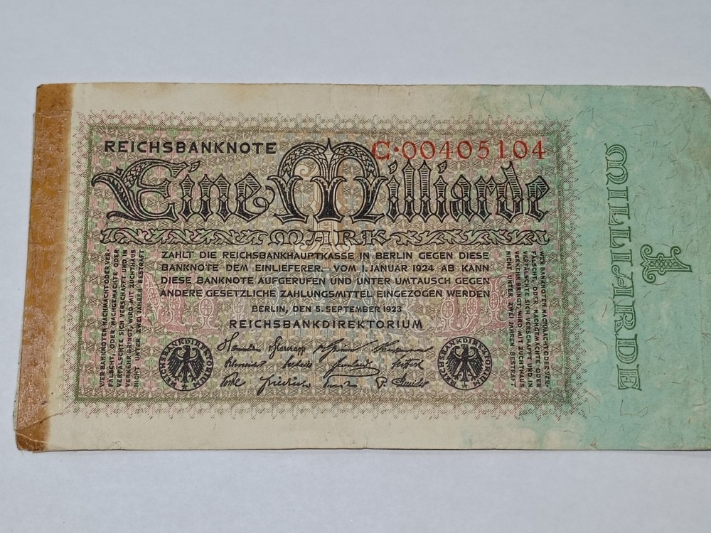 lot of assorted foreign bills.