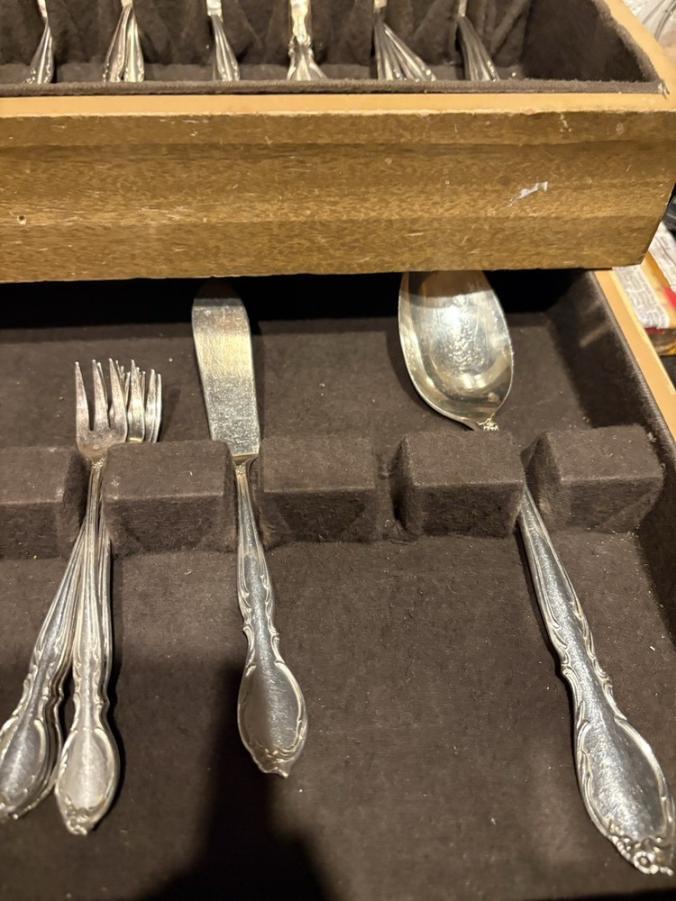 WM. ROGERS IS 1959 'MOONLIGHT' 45 PIECE FLATWARE SET