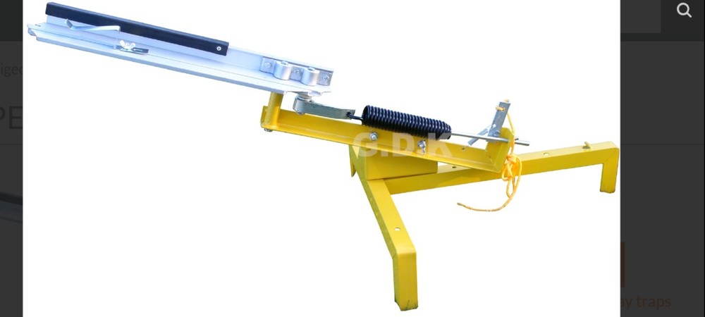 Yellow Manuel Clay Slinging Target Launcher