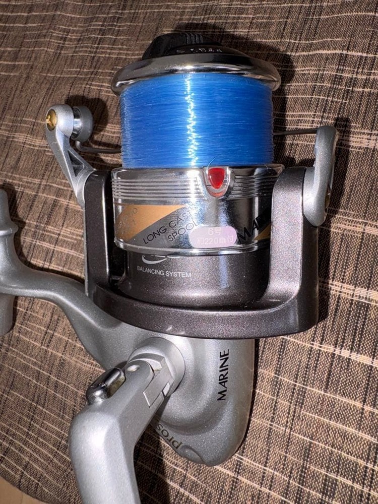 Marine Spinning Reel with Balancing System, 3000 Size, Blue Spool