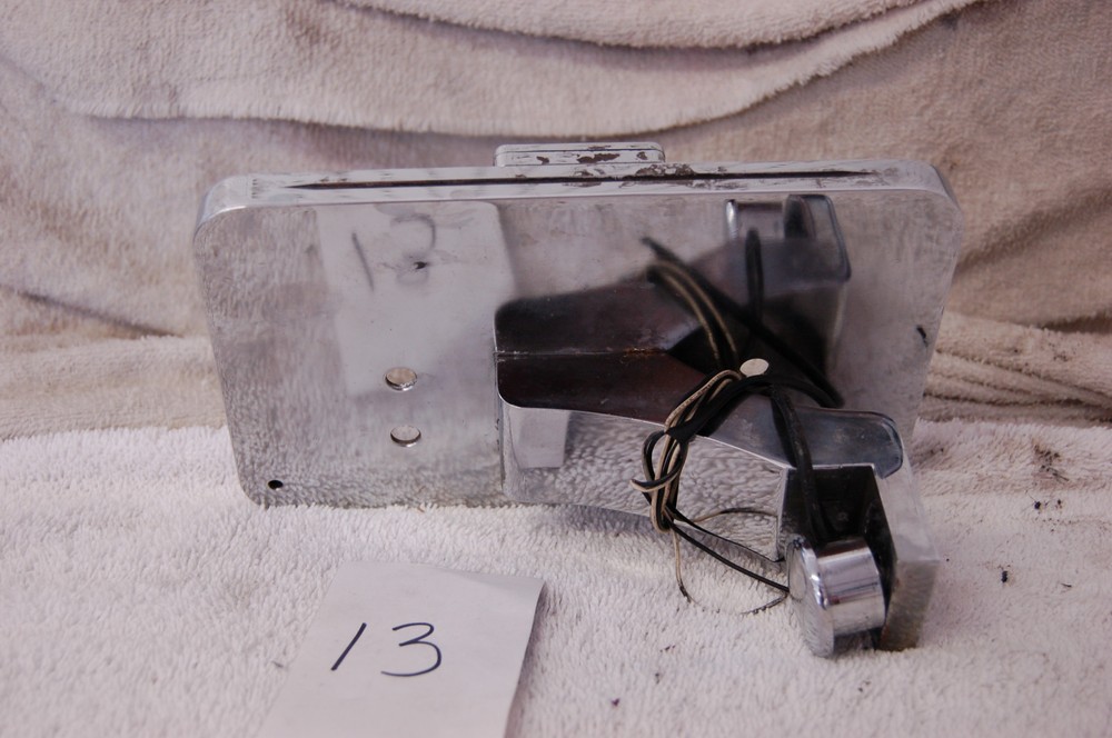 UNIVERSAL LICENSE PLATE BRACKET, CHROME WITH LED LIGHT
