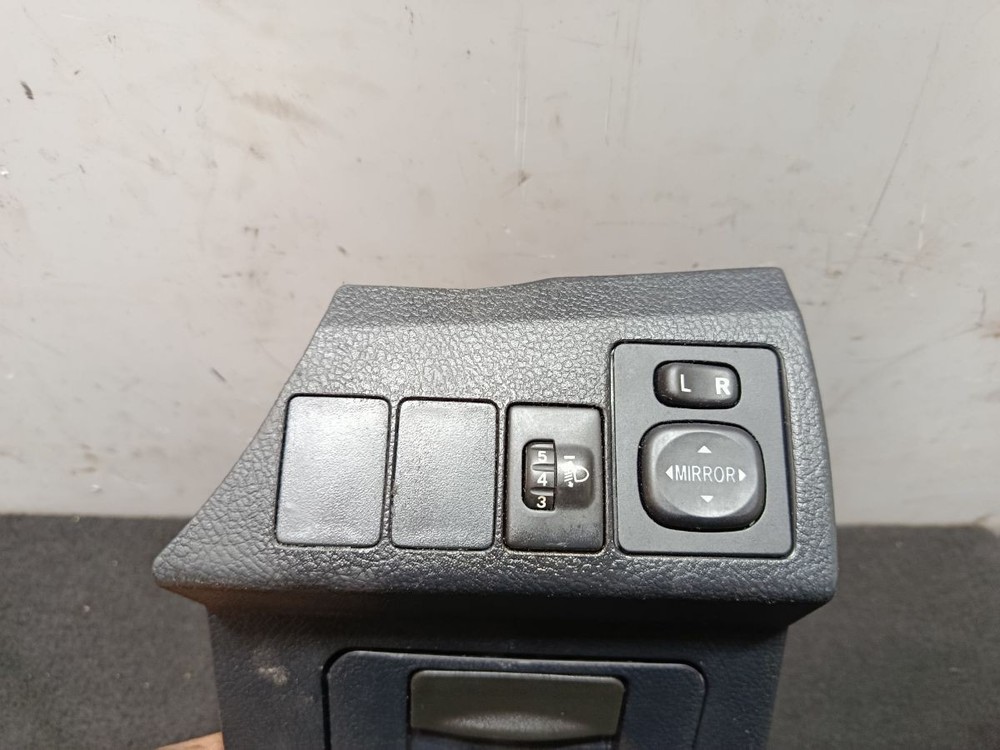 TOYOTA AURIS MK2 E180 DASH STORAE COMPARTMENT SWITCH PANEL 55545-02090