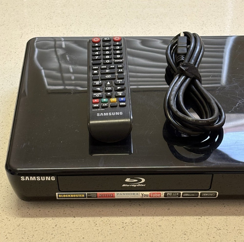 Samsung BD-P3600 Blu-Ray Disk Player With Remote Control + HDMI Cable
