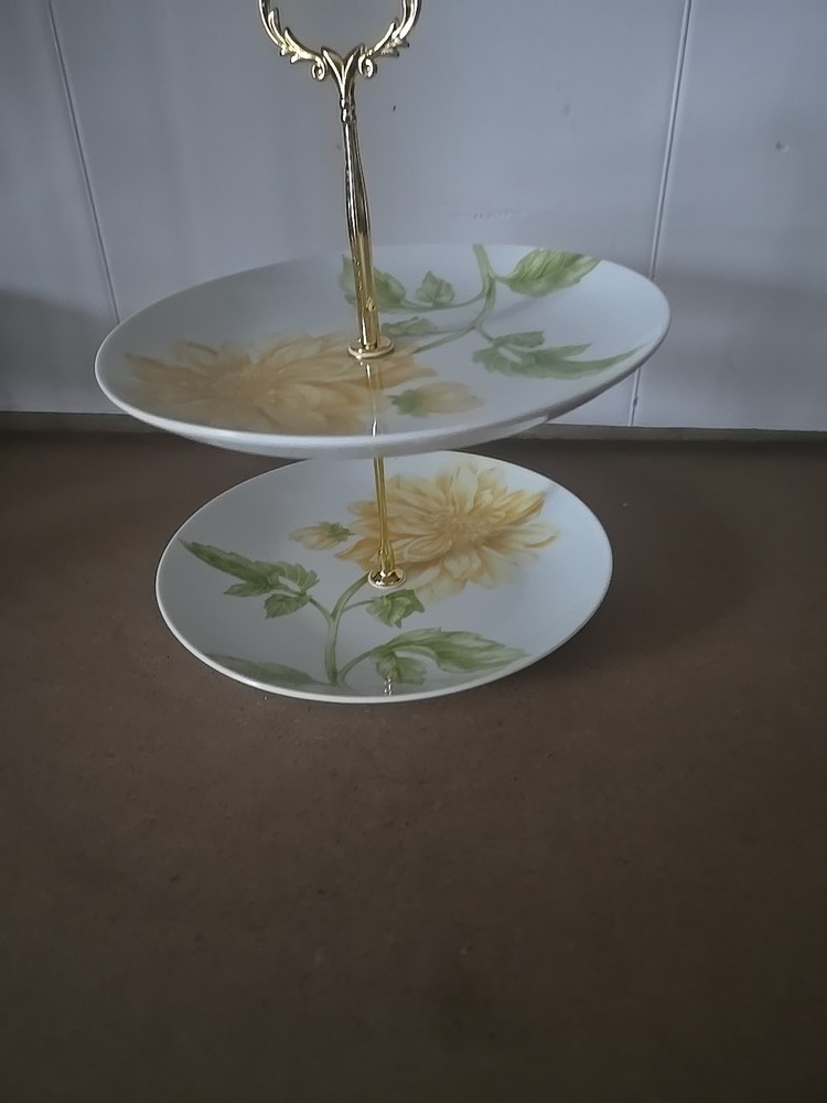 Oneida Olina Yellows 2‑Tier Ceramic Cake Stand – Disassembles for easy storage