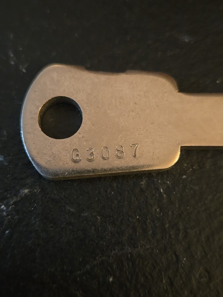 GREENWALD SENTINEL KEY CODED G3087 (3D5)