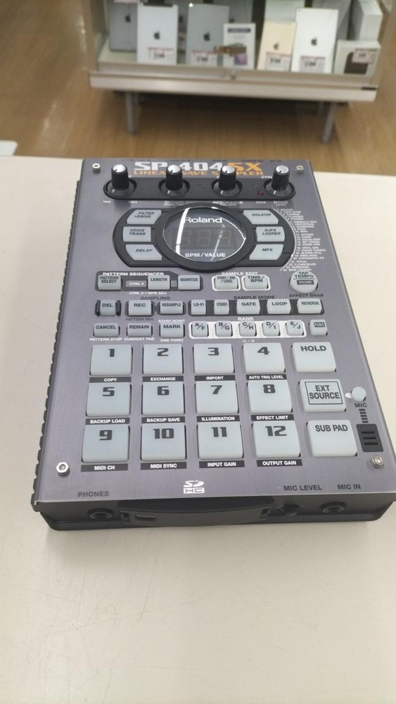 ROLAND SP-404SX Linear Wave Sampler 16-Bit DJ Beatmaker 29 DSP Effects SD Card