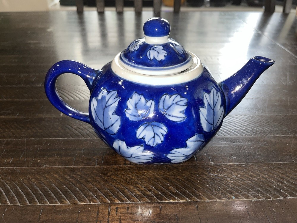 DesignPac Cobalt Blue Tea Pot - Beautiful Leaf Pattern
