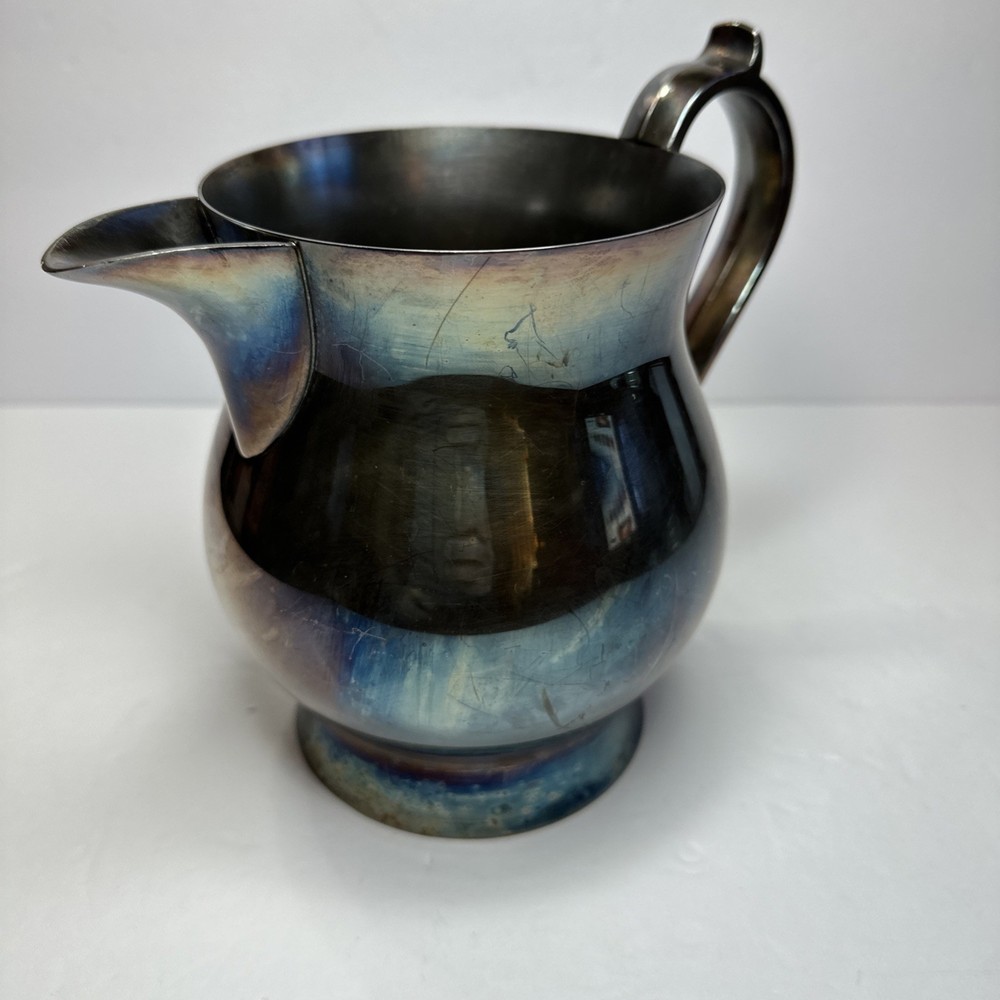 Vintage silver plated Pitcher Oneida silversmith. 6.5 Inches