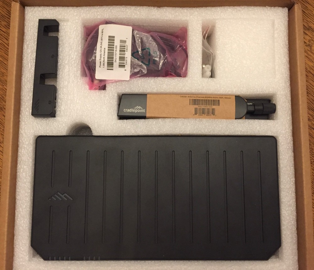 Cradlepoint E320-5G Enterprise Router T-Mobile Only, Model S6A139A