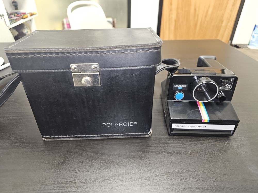 Vintage Polaroid Land Camera Special Edition SE One Step With Flash & Case