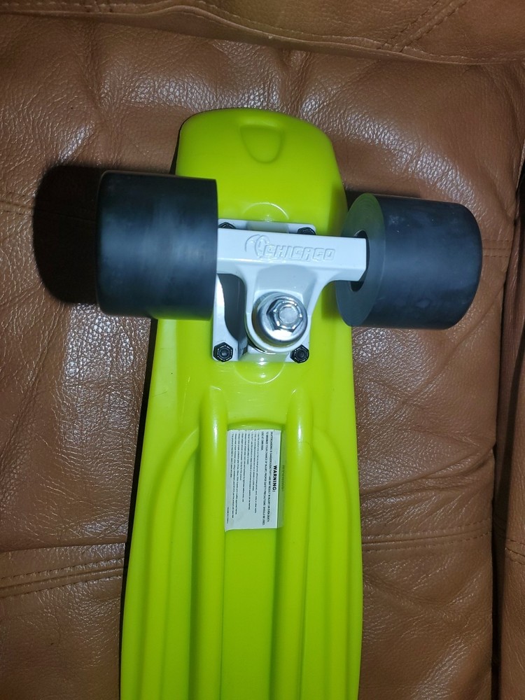 Chicago Skates Mint Skateboard 21 1/2"