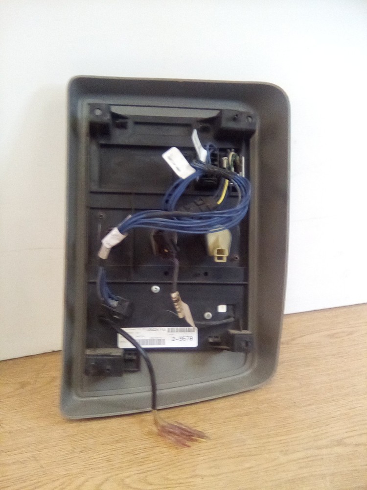 International Prostar Sleeper Control Panel XS626146 "MISSING A KNOB"