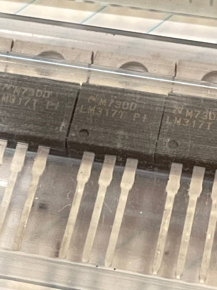 TEXAS INSTRUMENTS (NATIONAL SEMICONDUCTOR) LM317 LINEAR VOLTAGE REGULATOR NOS