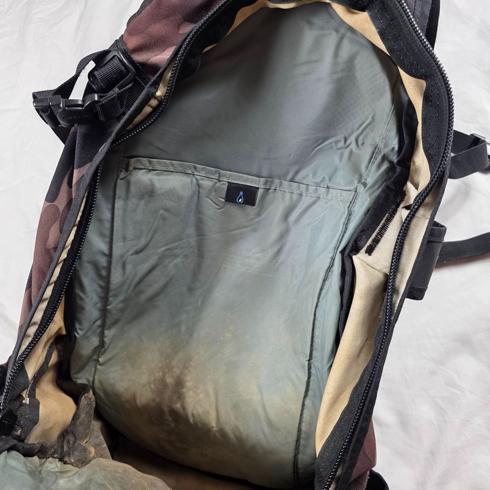 Dakine Heli Pro Backpack Brown Camo Black For Snowboarding Skiing With Strap