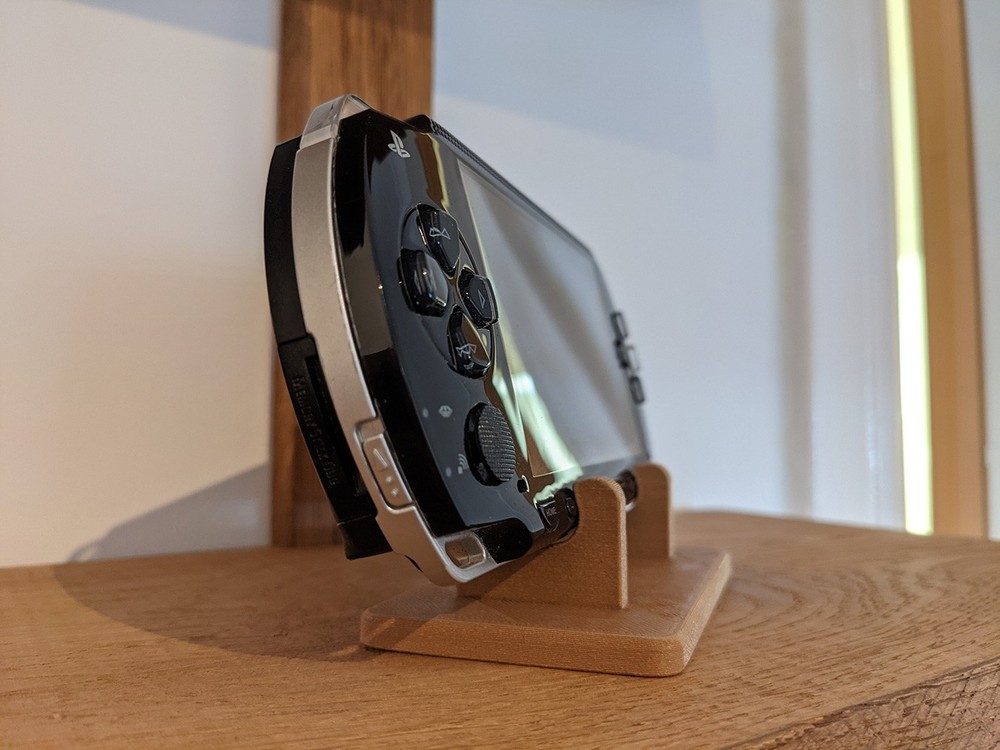 Minimal display stand for PlayStation Portable