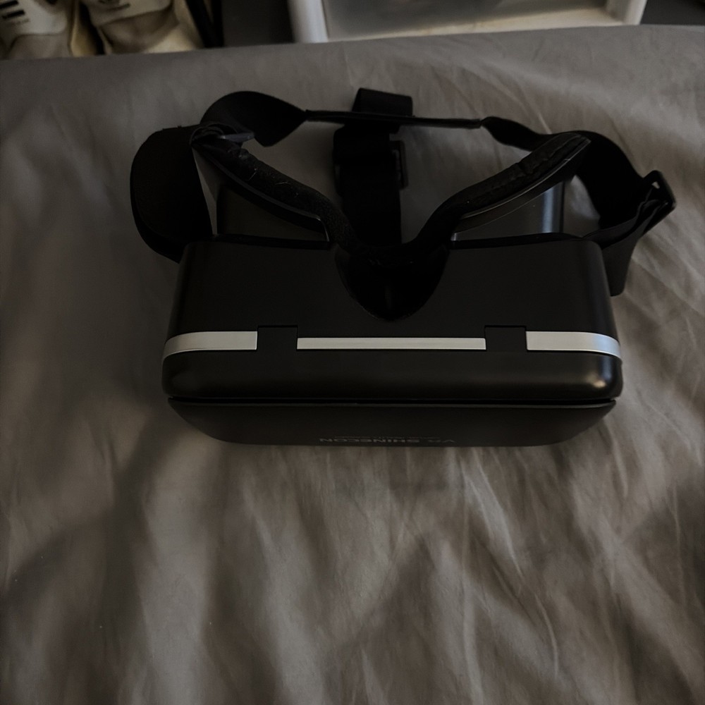 PREOWNED VR SHINECON VIRTUAL REALITY GLASSES For Smartphone, Iphone