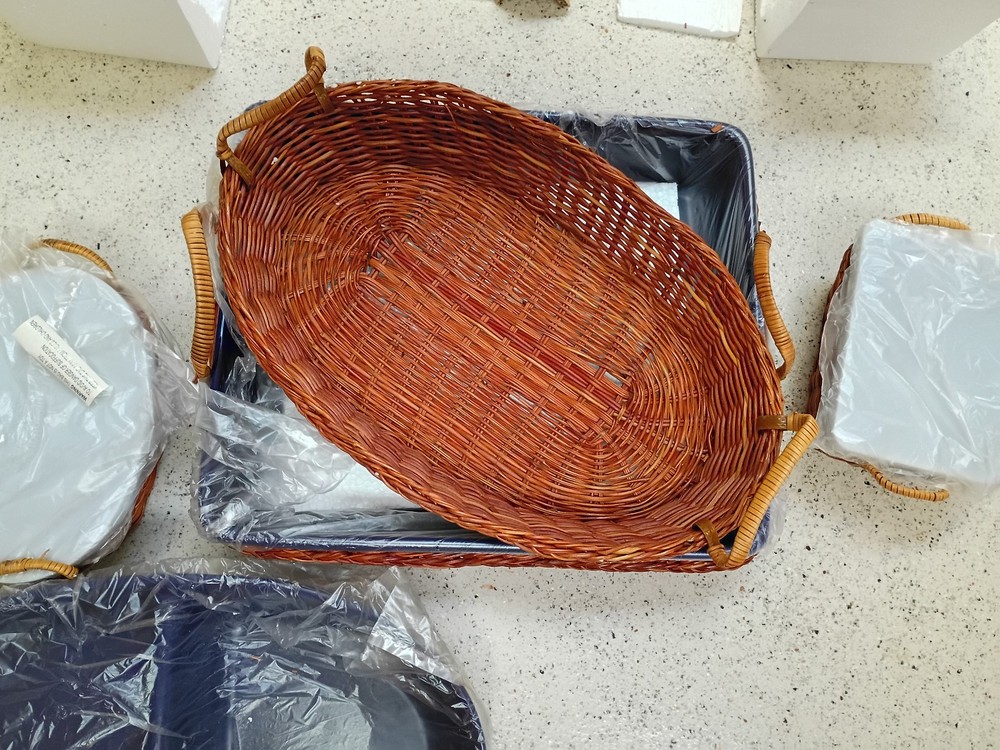 temp-tations 8 Piece Combo, Ceramic & Basket Nesting Bakeware Set, lids (new)