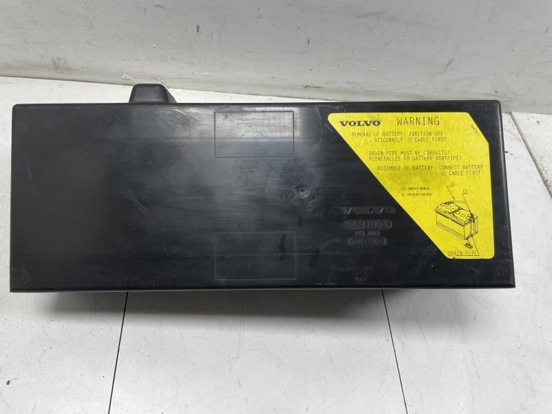 2006 VOLVO XC90 OUTERBATTERY BOX UPPER CASING COVER OEM+