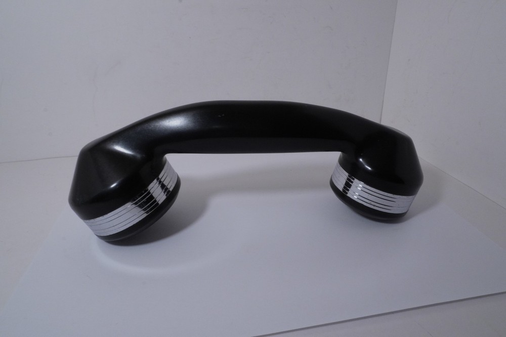 One AUTOMATIC ELECTRIC Chrome Banded HANDSET Cleaned & Tested But No Elements
