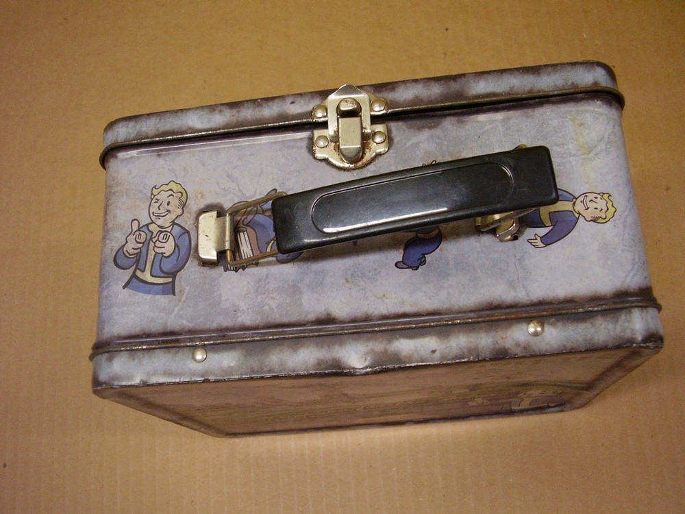Vault-Tec Lunchbox Metal